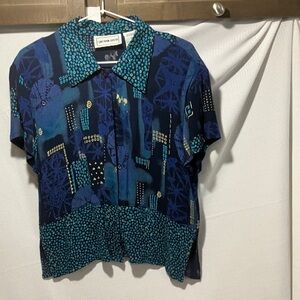 Catherine H Button-Down Shirt in Blue Pattern